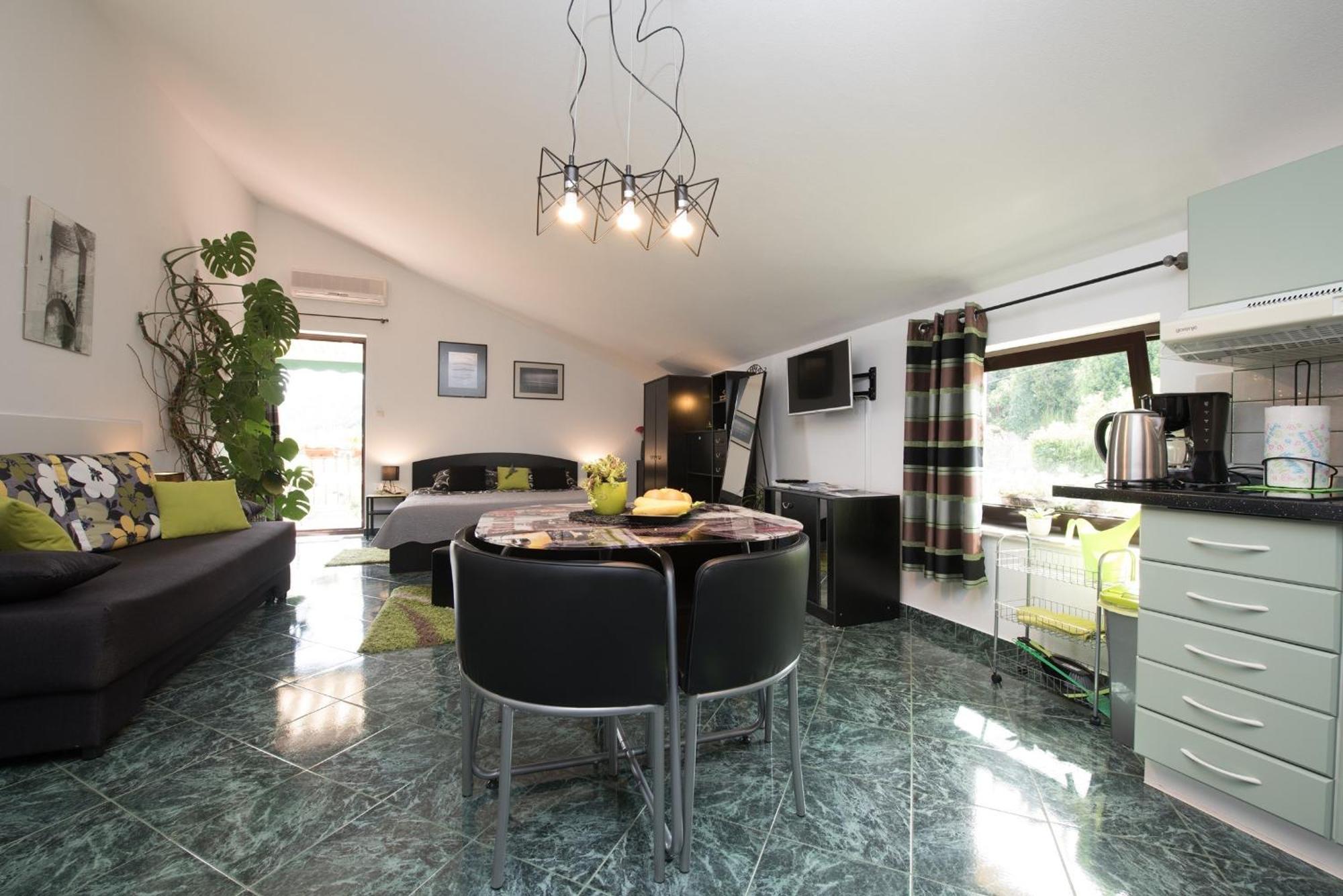Apartments Villa Zara Lovran Buitenkant foto