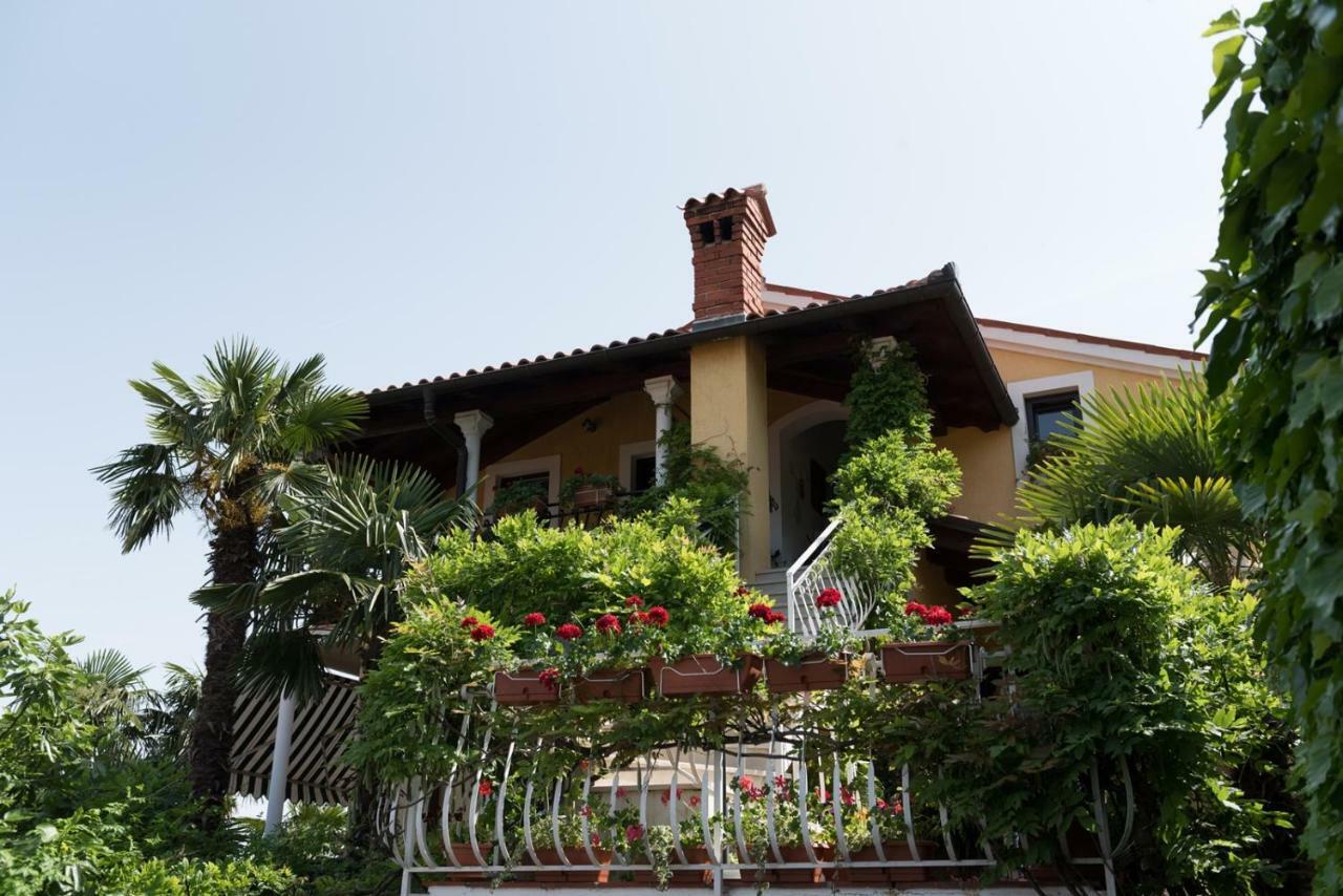 Apartments Villa Zara Lovran Buitenkant foto