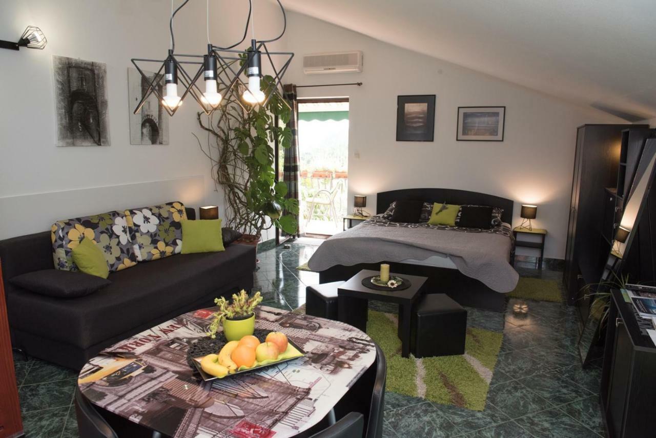 Apartments Villa Zara Lovran Buitenkant foto